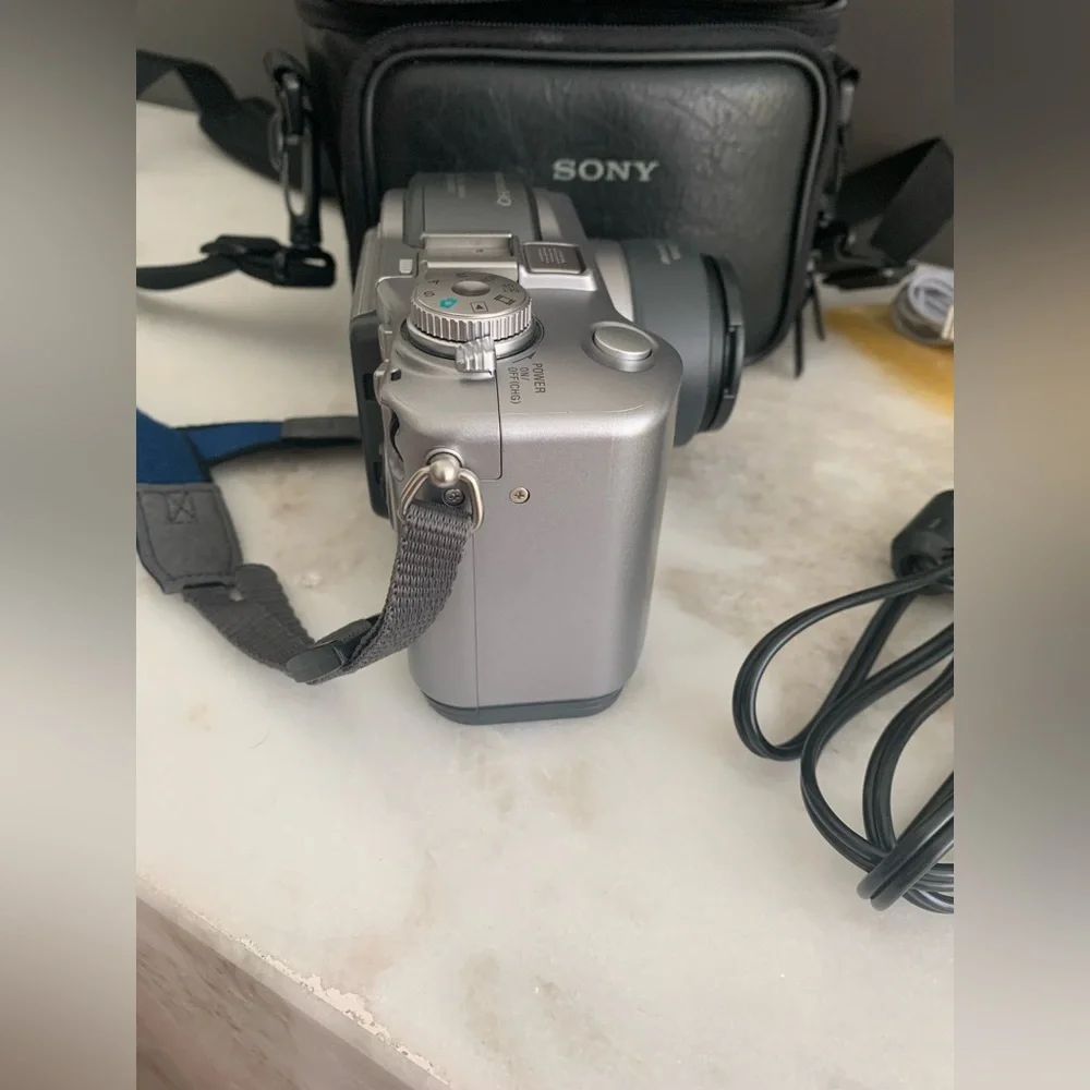 🇺🇸 Sale ⚡️ Sony Digital Still Camera Set - MVC- CD300